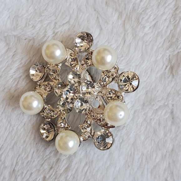 FAUX Pearl rhinestone brooch pin - Picture 1 of 7